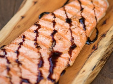 grilled salmon with cucumber salad